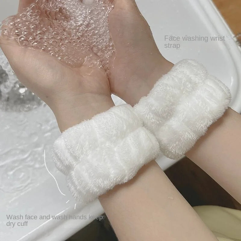 LUMMÉRAS SoftGuard™ Wrist Towels