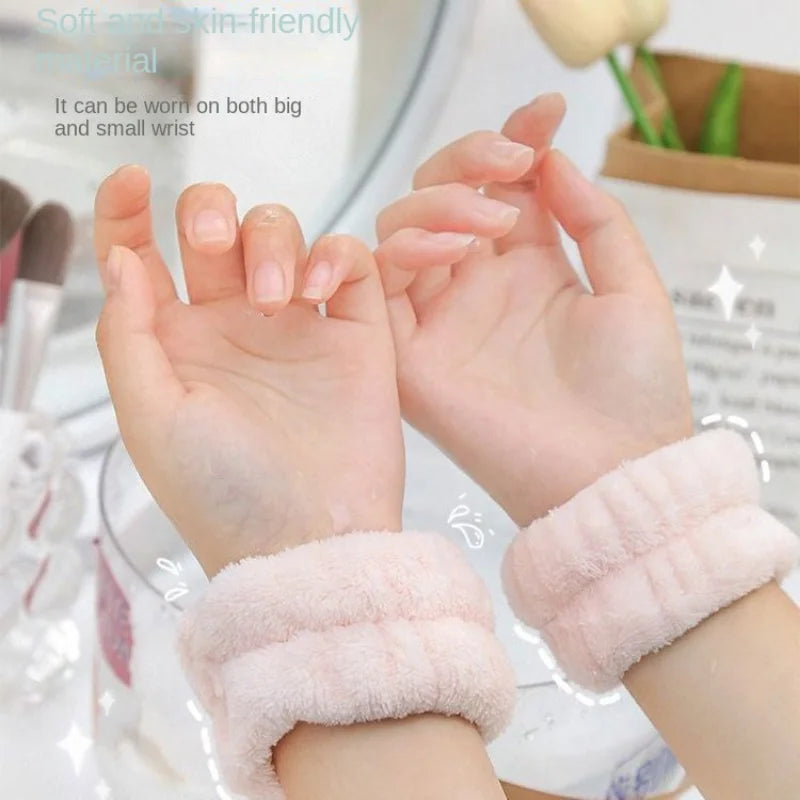 LUMMÉRAS SoftGuard™ Wrist Towels